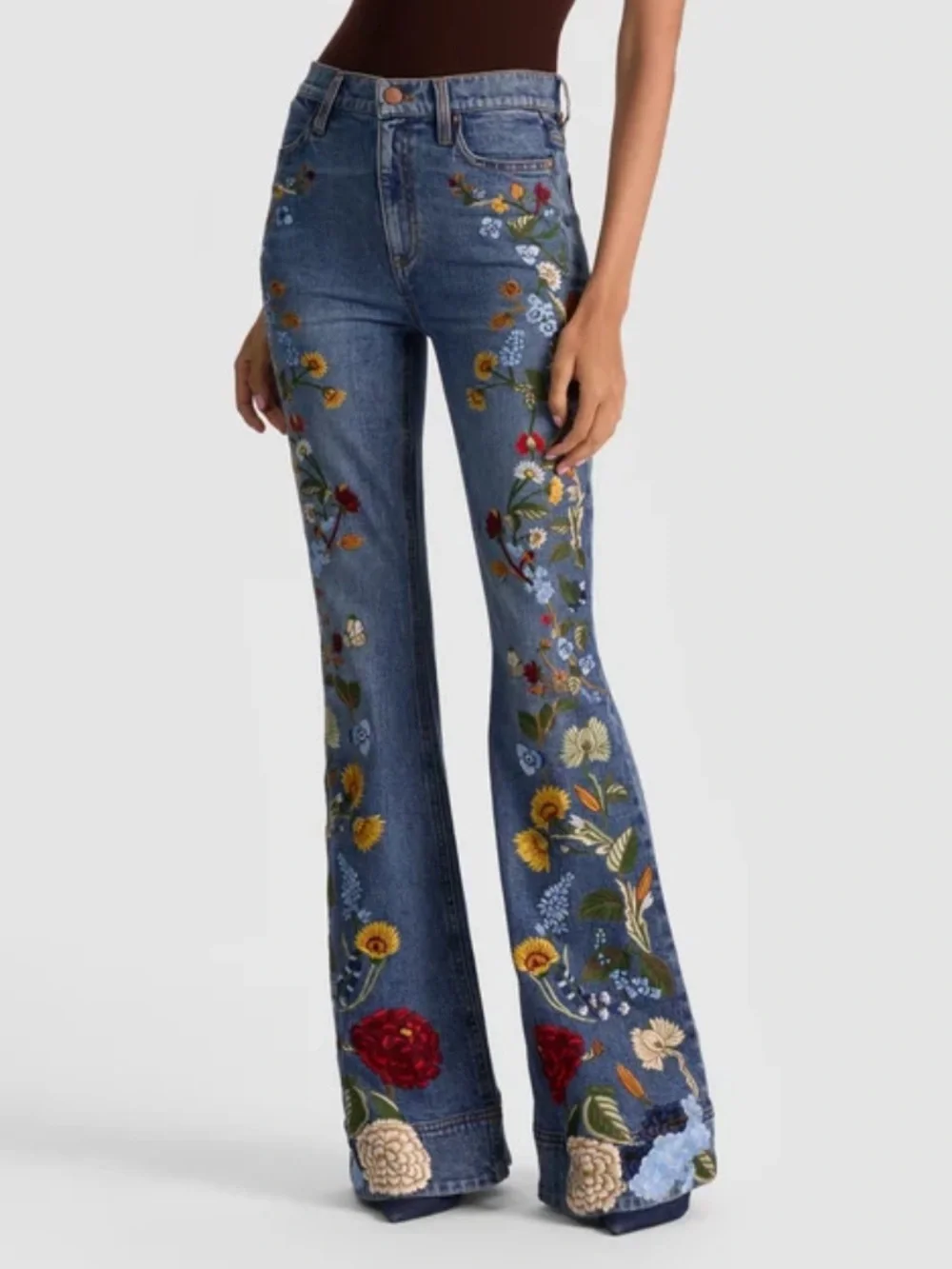 Alice + Olivia
BEAUTIFUL EMBROIDERED JEAN - Picture 5 of 16